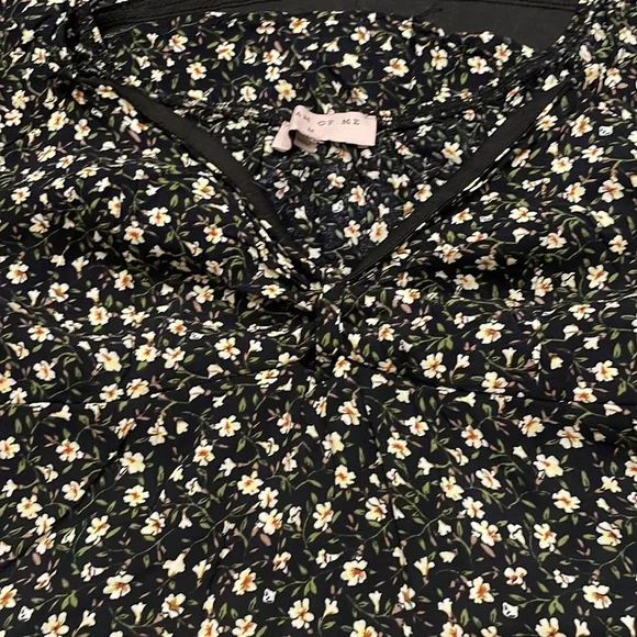 Black mini dress with flowers - Picture 3 of 5